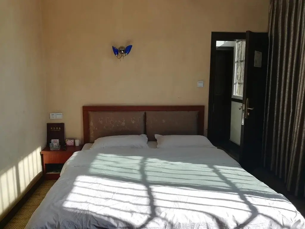 Tiny Jiangnan Hotel