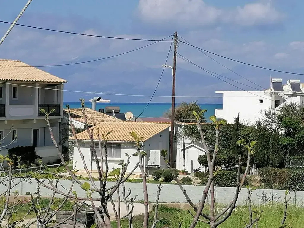 Agapi Studio Acharavi à 50m de la mer, 400m du centre ville