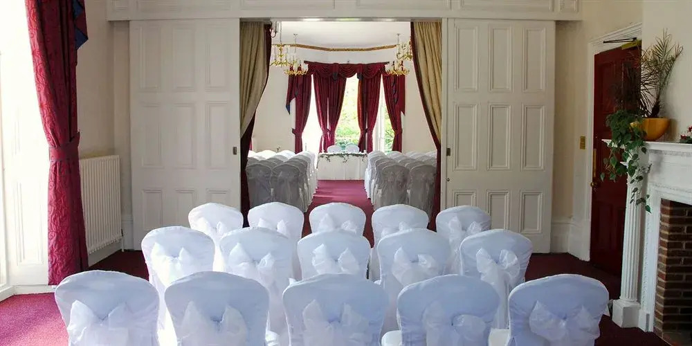 Oakwood House Hotel