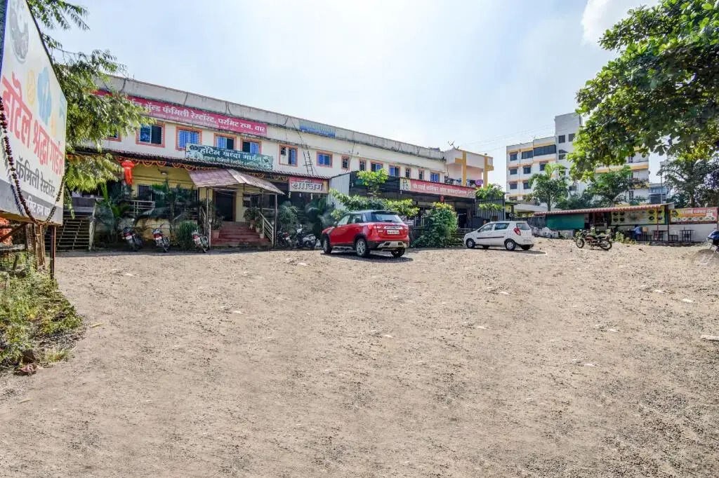 Shraddha Lodging by OYO Rooms