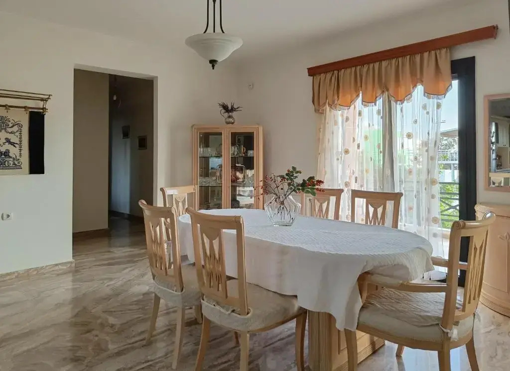 Spacious House in a Quiet Neighbourhood