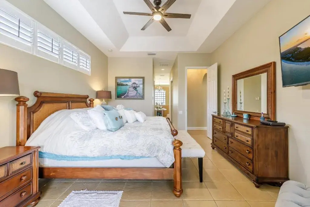Villa Neptunes Grotto- BRAND NEW with heated Pool, Hot Tub, and dock with Tiki