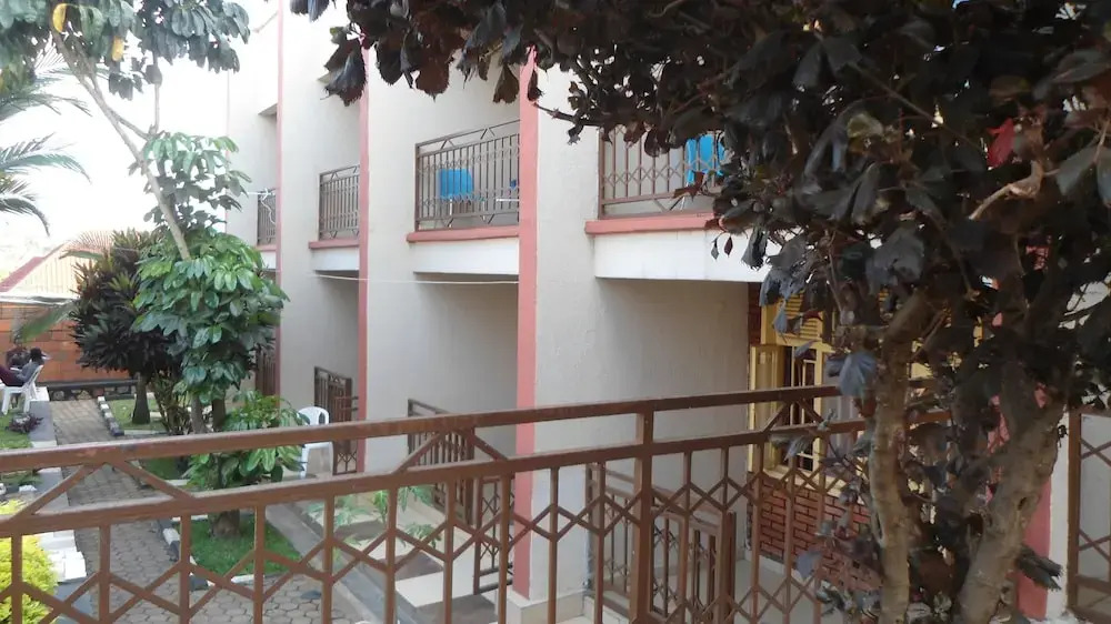 Airport luxury motel