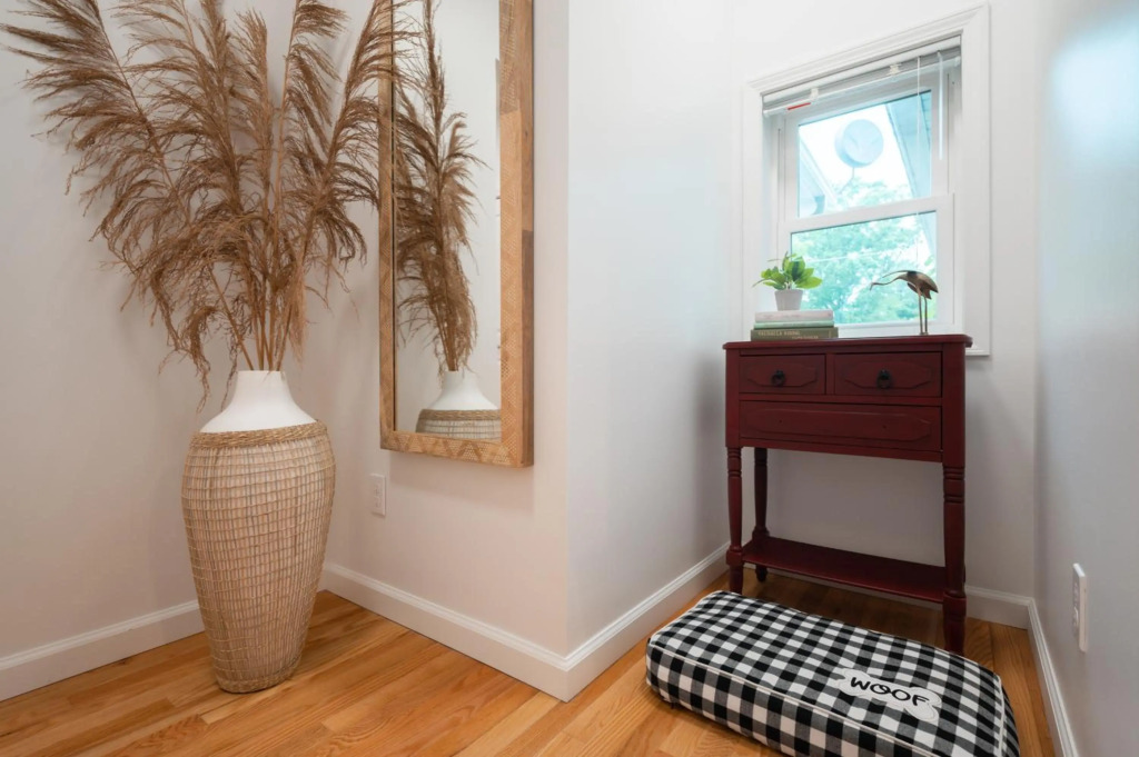 Bohemian Retreat 4BR Home Downtown Beach Wineries