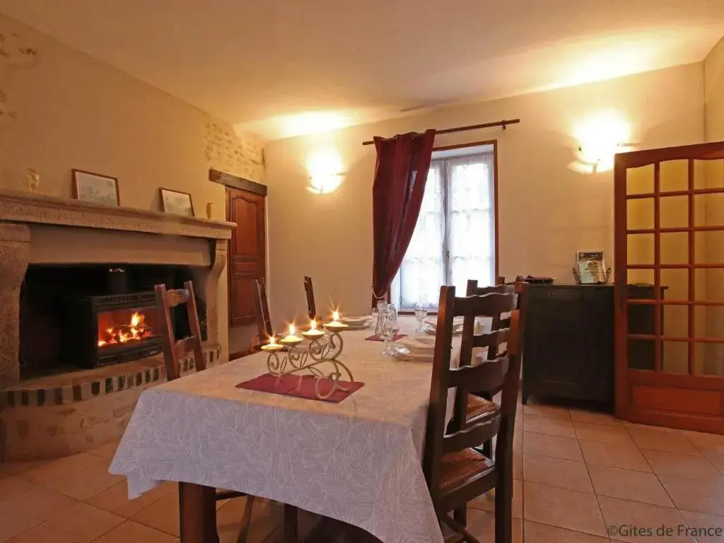 Maison de Bourg Avec Jardin et Wifi - Bures - FR-1-497-124