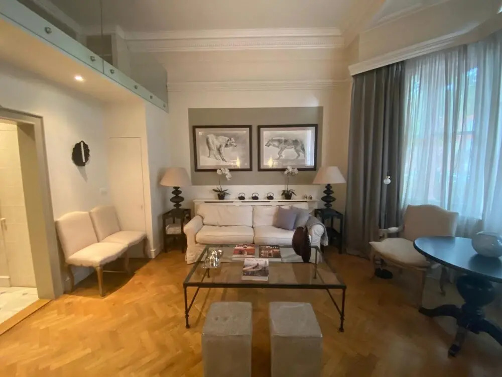 1 Bedroom Duplex Apartment in Pont Street
