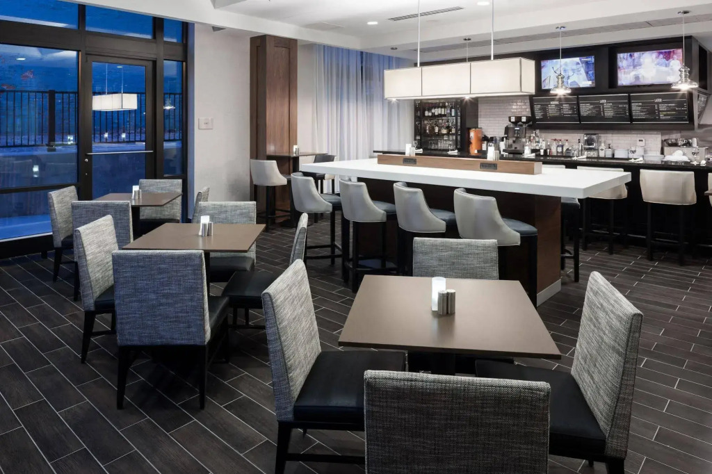 Courtyard by Marriott Richmond Downtown