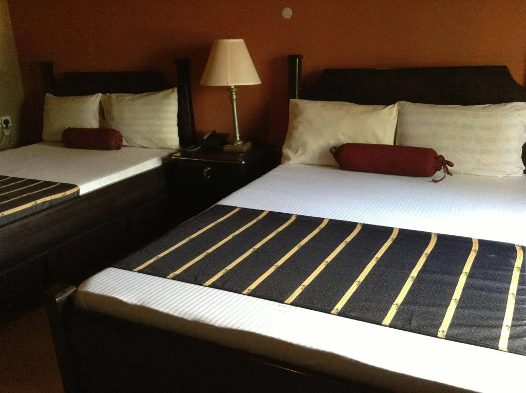 Pinnacle Hotels and Suites