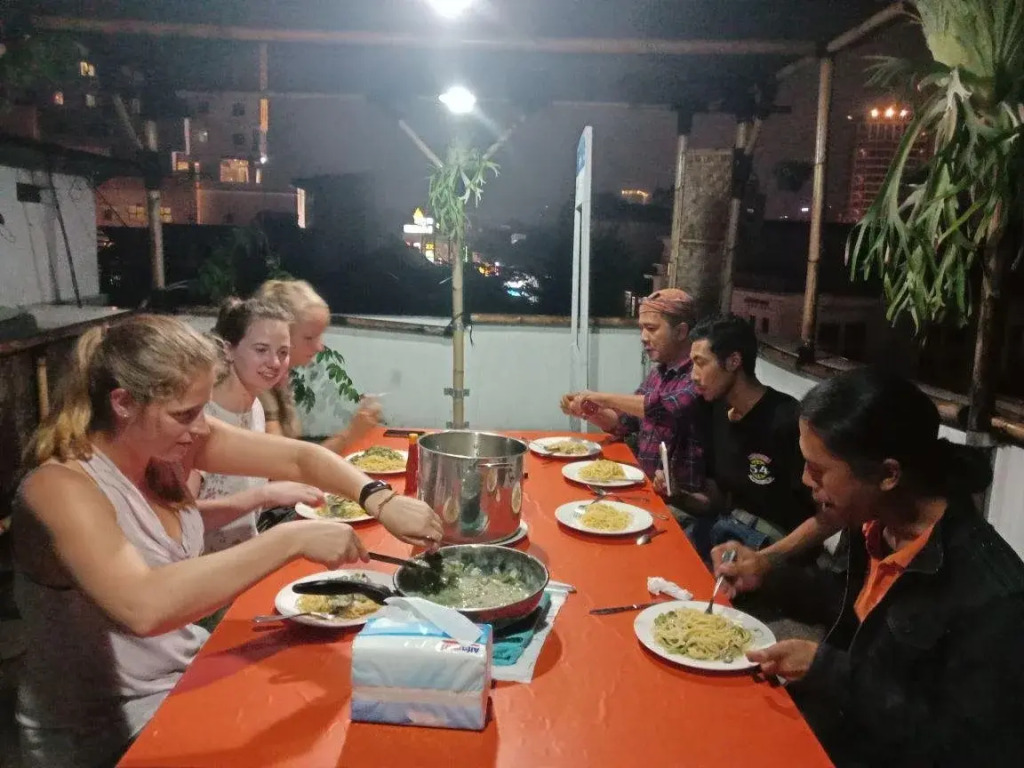 Chezbon Hostel