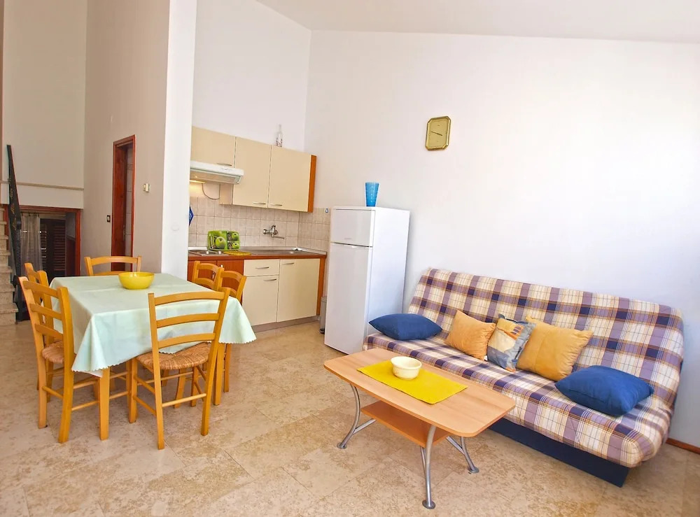 Apartment 1077