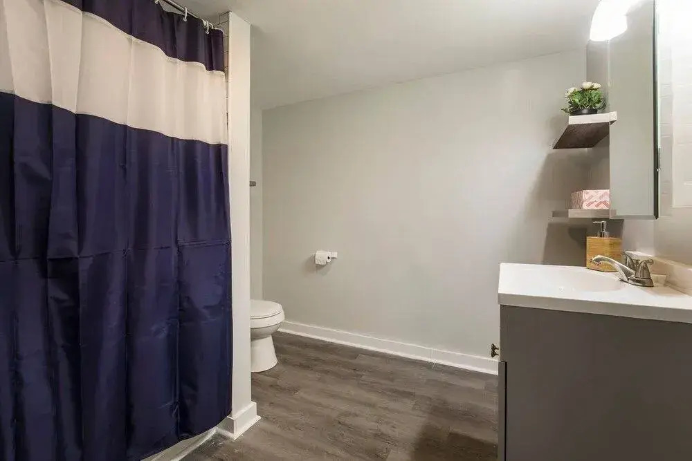 Louisville Dream House 4BR/2BA  by CozySuites