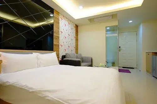 Nora Hostel