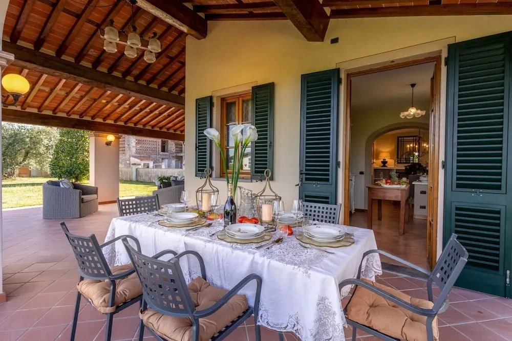 Country Home in Lucca near Tuscan Wineries