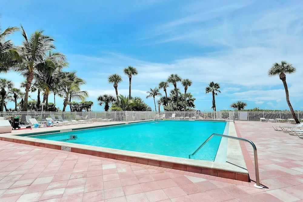 Beachfront Condo With Views of Beach and Spacious Pool
