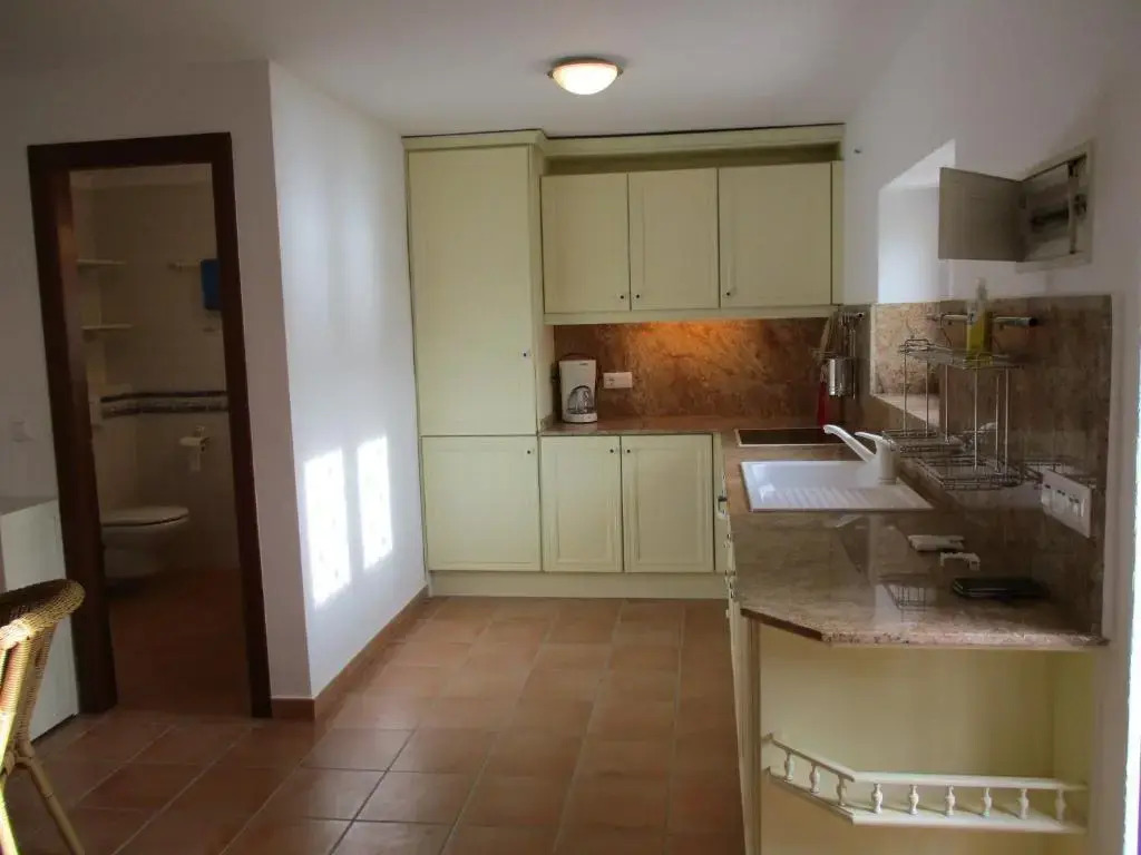 1. Meeresline Villa mit privat Pool