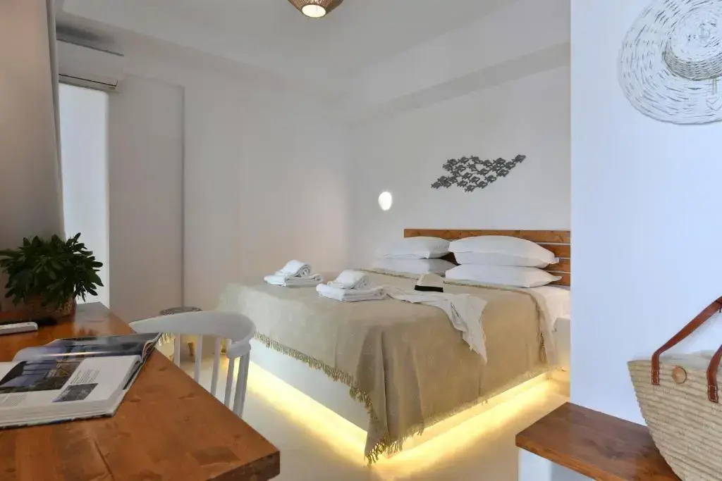 Ammos Luxury Rooms & Home