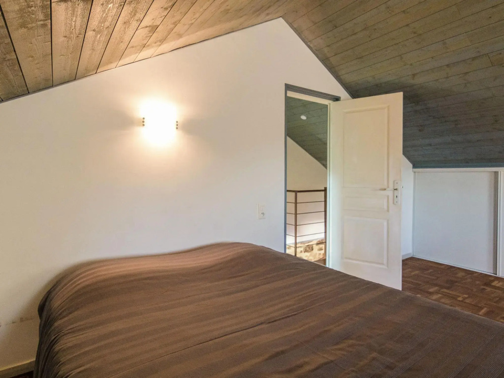 Villa with Pool & Views in Sérilhac
