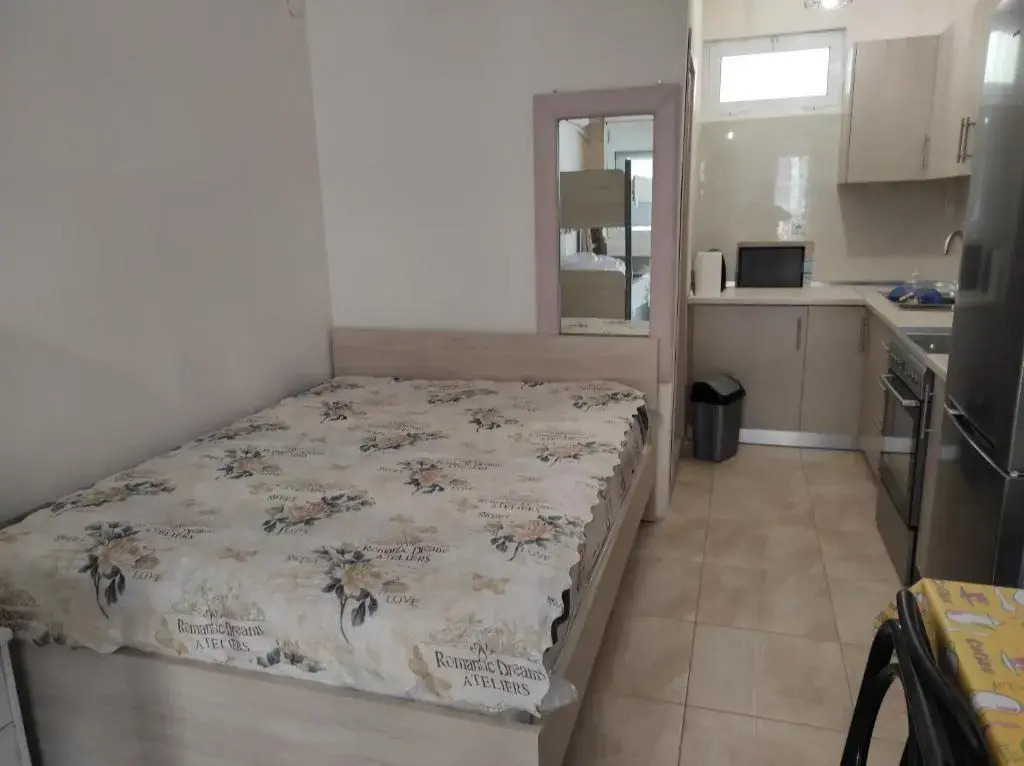 NIKOS HOUSE studio 2 παραλια Οφρυνίου