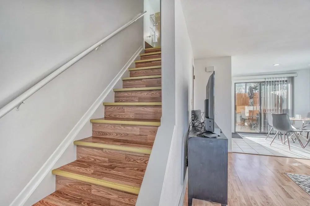 2bdcentrally Locatedclose to Shops & Restaurants!