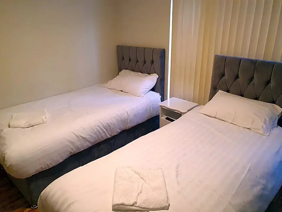 City Centre 5 double bedroom detached