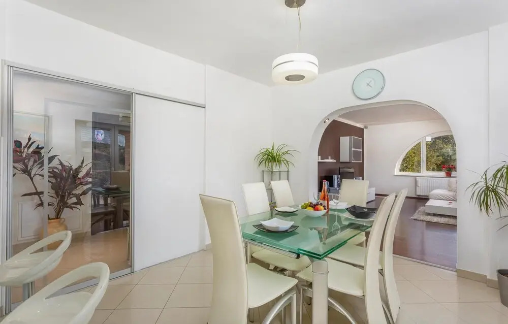 Awesome Home in Silo With Wifi and 2 Bedrooms