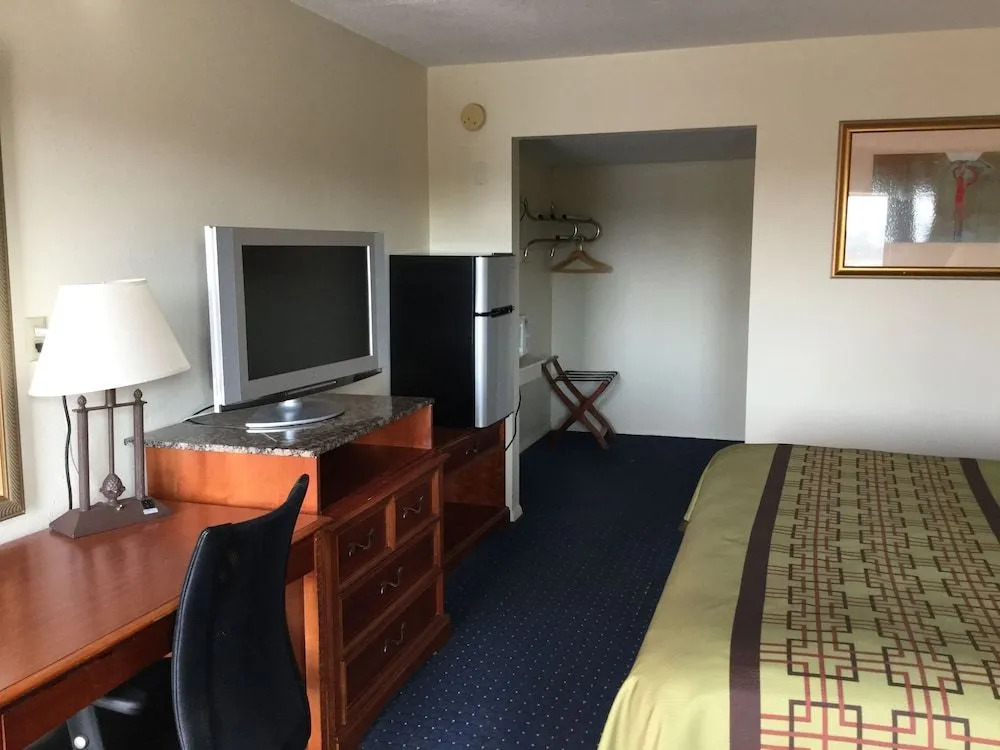 Big Spring Inn Madisonville