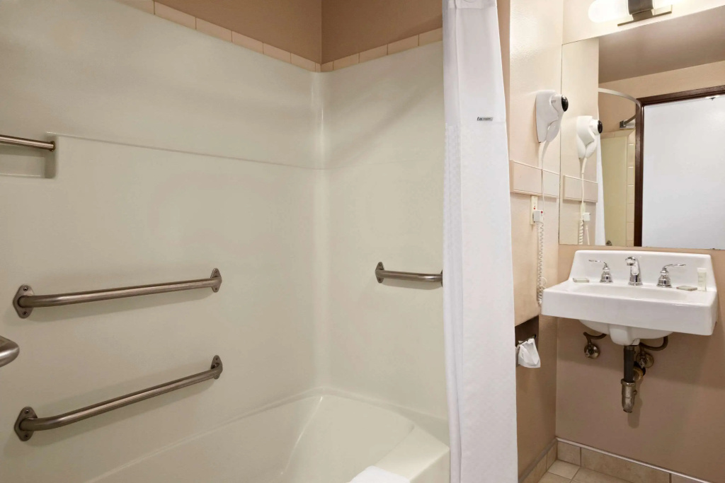 Super 8 by Wyndham Coeur dAlene
