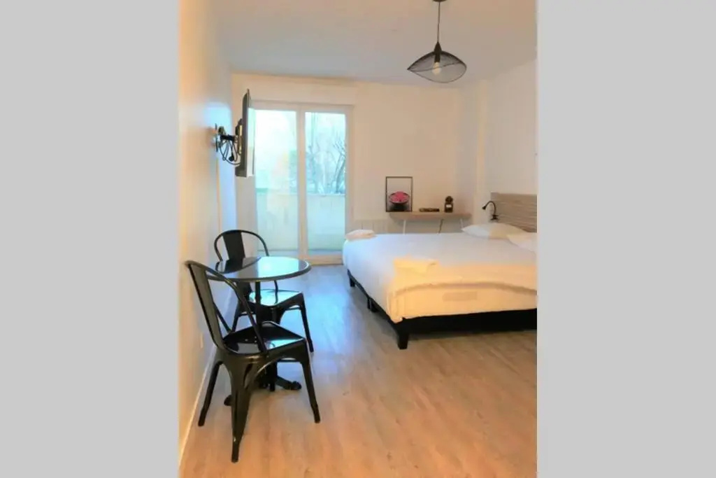 Bel appartement design tout confort (Parking Gratuit) à 10 minutes de Bordeaux