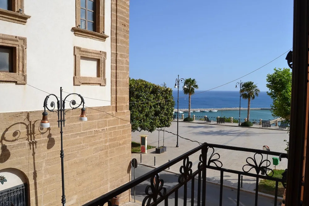BnB Agorà Panoramic Rooms
