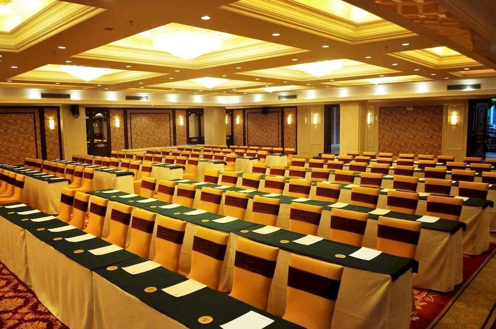 Golden Plaza International Hotel