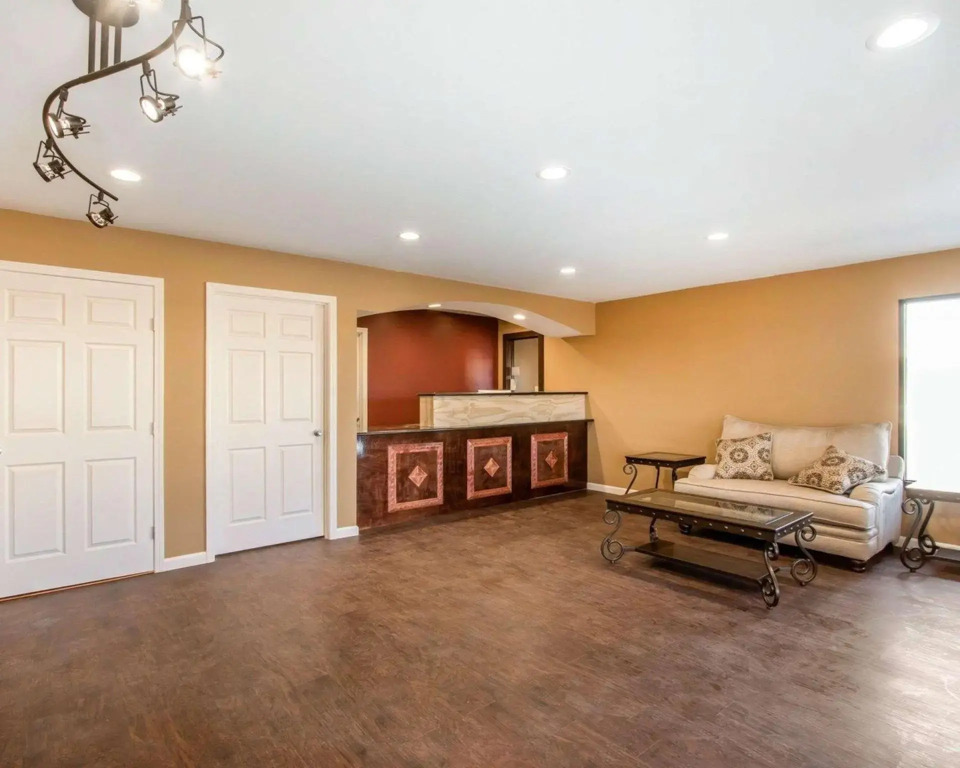 Rodeway Inn & Suites Brookhaven