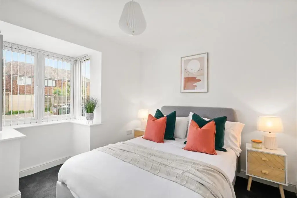 1 Sarah House by Truestays - 2 Bedroom Apartment - FREE Wifi & Parking