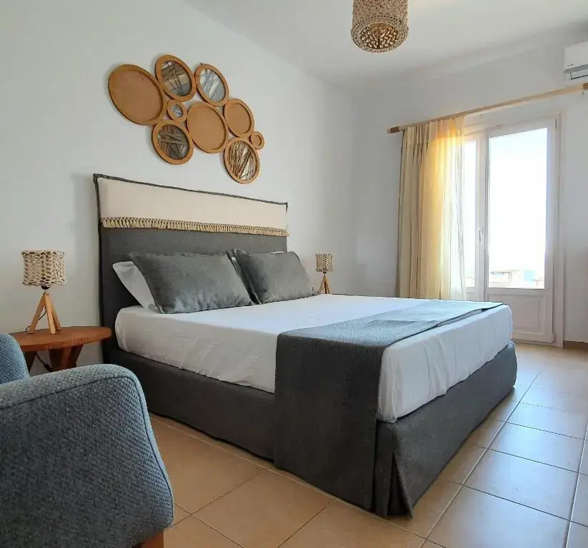 Sarakiniko Rooms