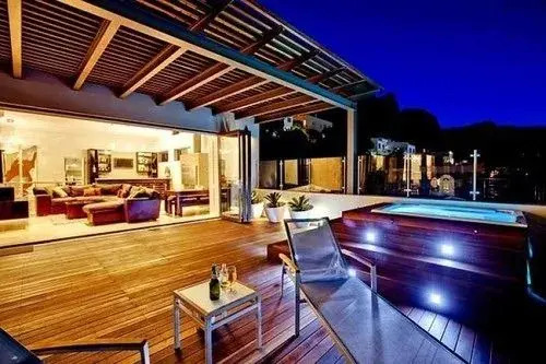 Sea and Rock Villa