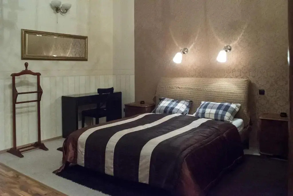 Inviting flat in the heart of town