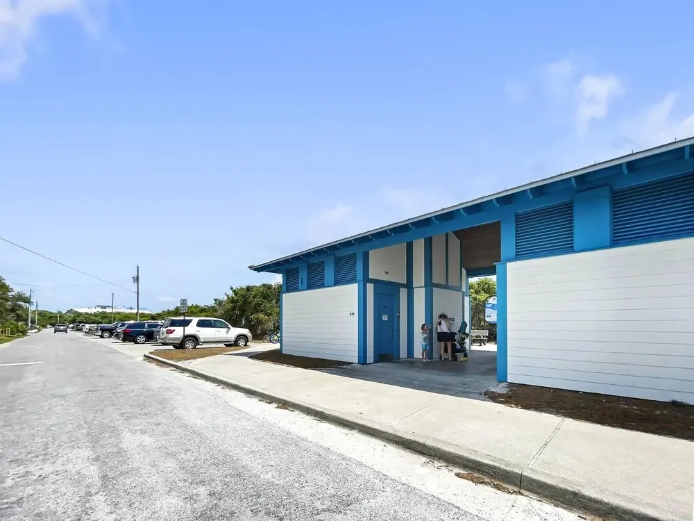 Beach Blessing 3 Bedroom Home by Redawning