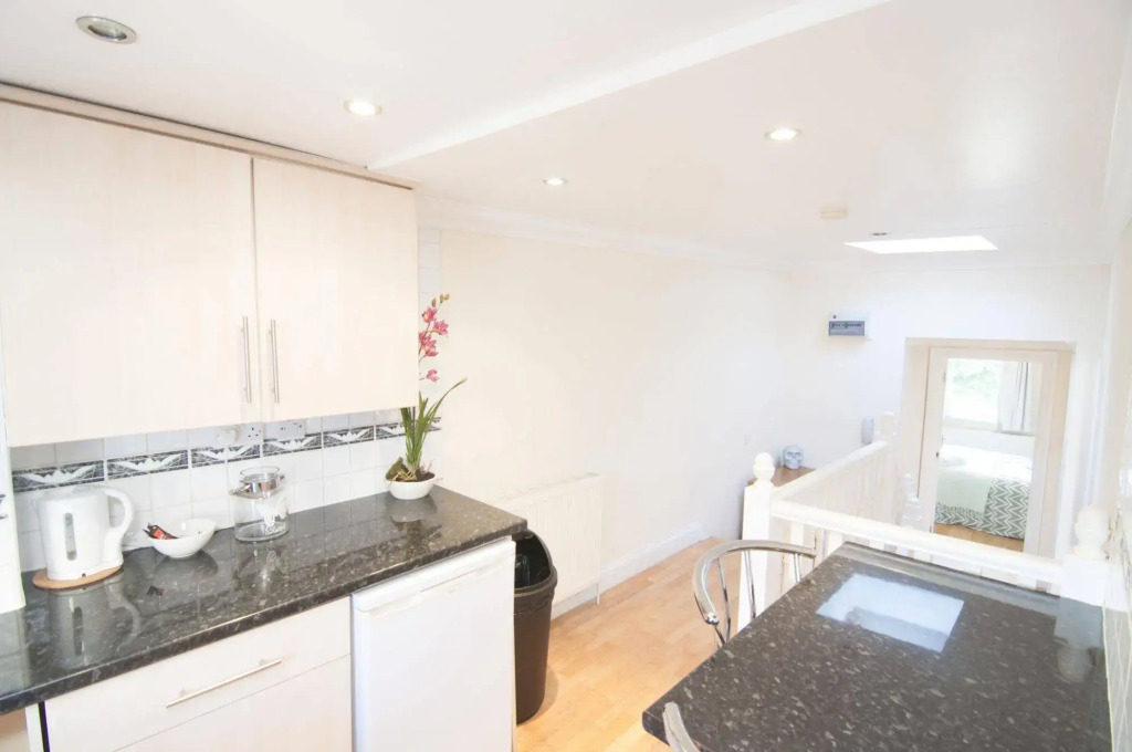 Queen's Club Apartments