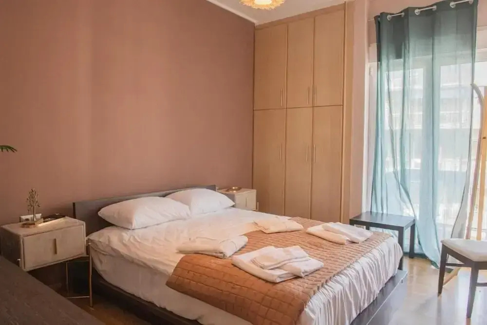 Urban Oasis Stylish Apt in Piraeus Centr