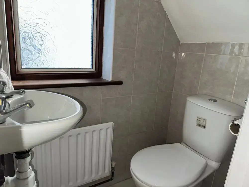 Colindale/sleeps7/privategarden/3br/freeparking/