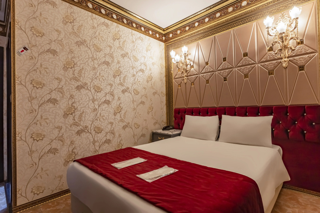 Laleli Blue Marmaray Hotel