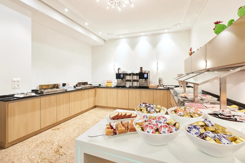 Central City Hotel Rochat