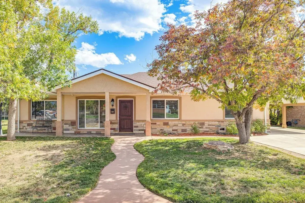 Suburban Home 9 Mi to Dtwn Denver: Outdoor Oasis!
