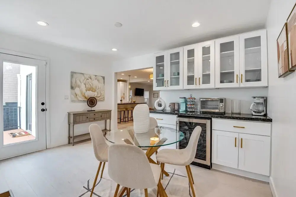 4 Mi to Sofi Stadium! 4BR Windsor Hills Retreat