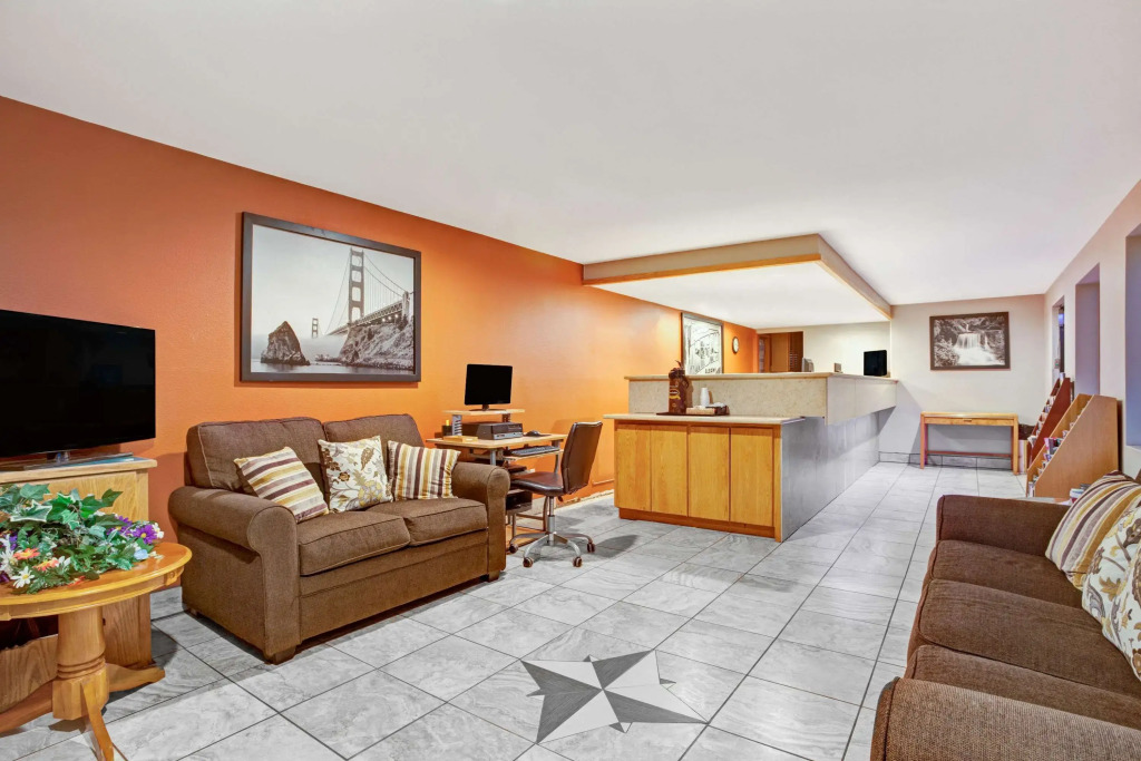 Super 8 by Wyndham Albany Corvallis