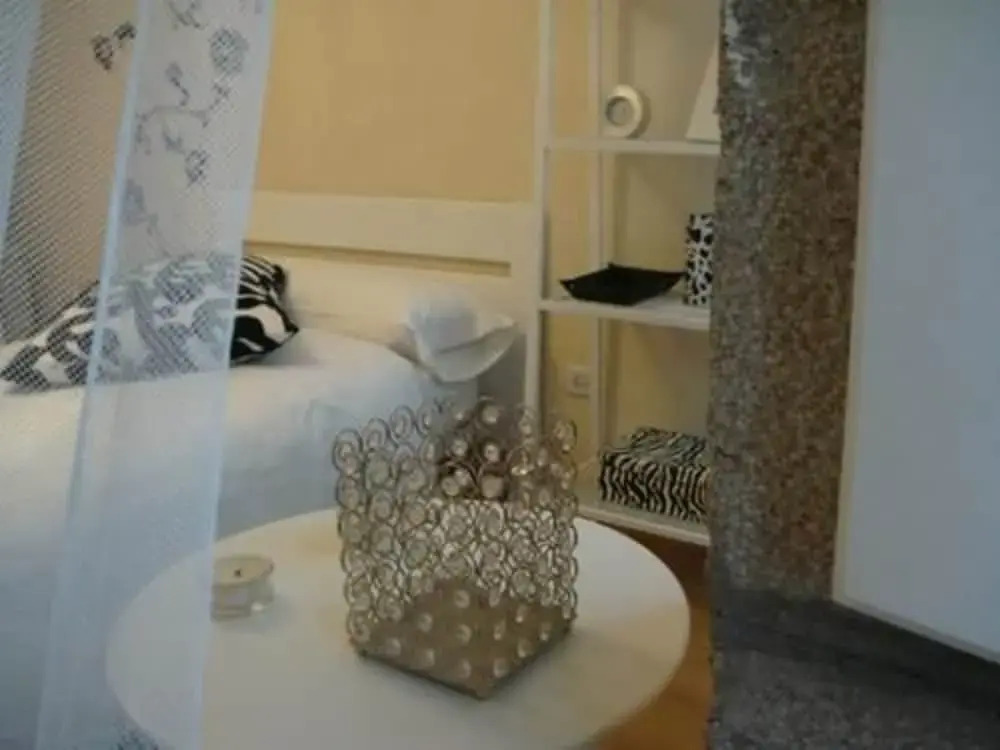Santiago de Compostela 100068 4 Bedroom Apartment By Mo Rentals
