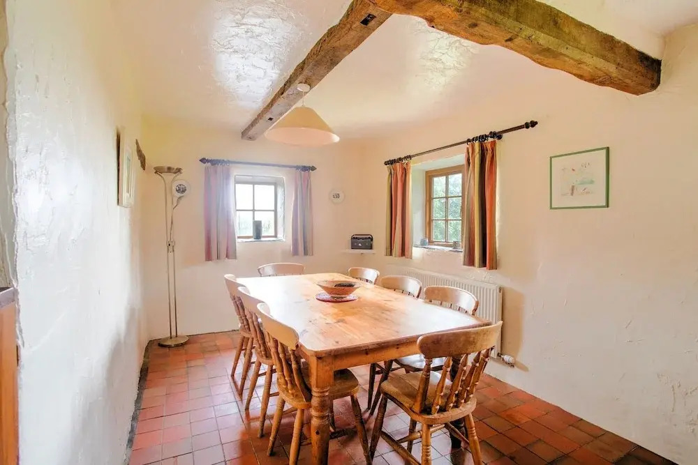 Vintage Holiday Home in Welshpool With Garden