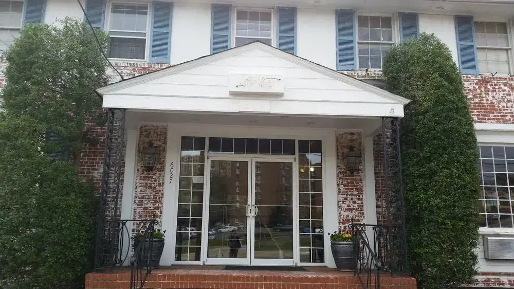 The Virginia Lodge