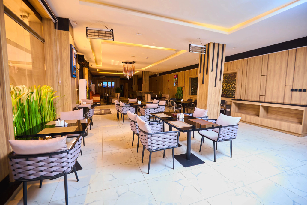Отель Bourdillion Apartments Airport Road