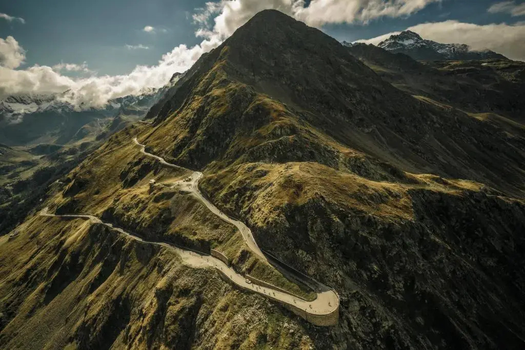 Apart Mount Everest