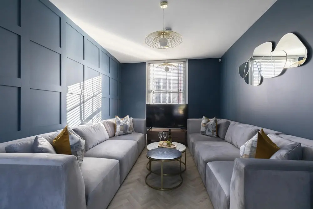Elliot Oliver - Stunning 6 Bedroom Regency House With Parking